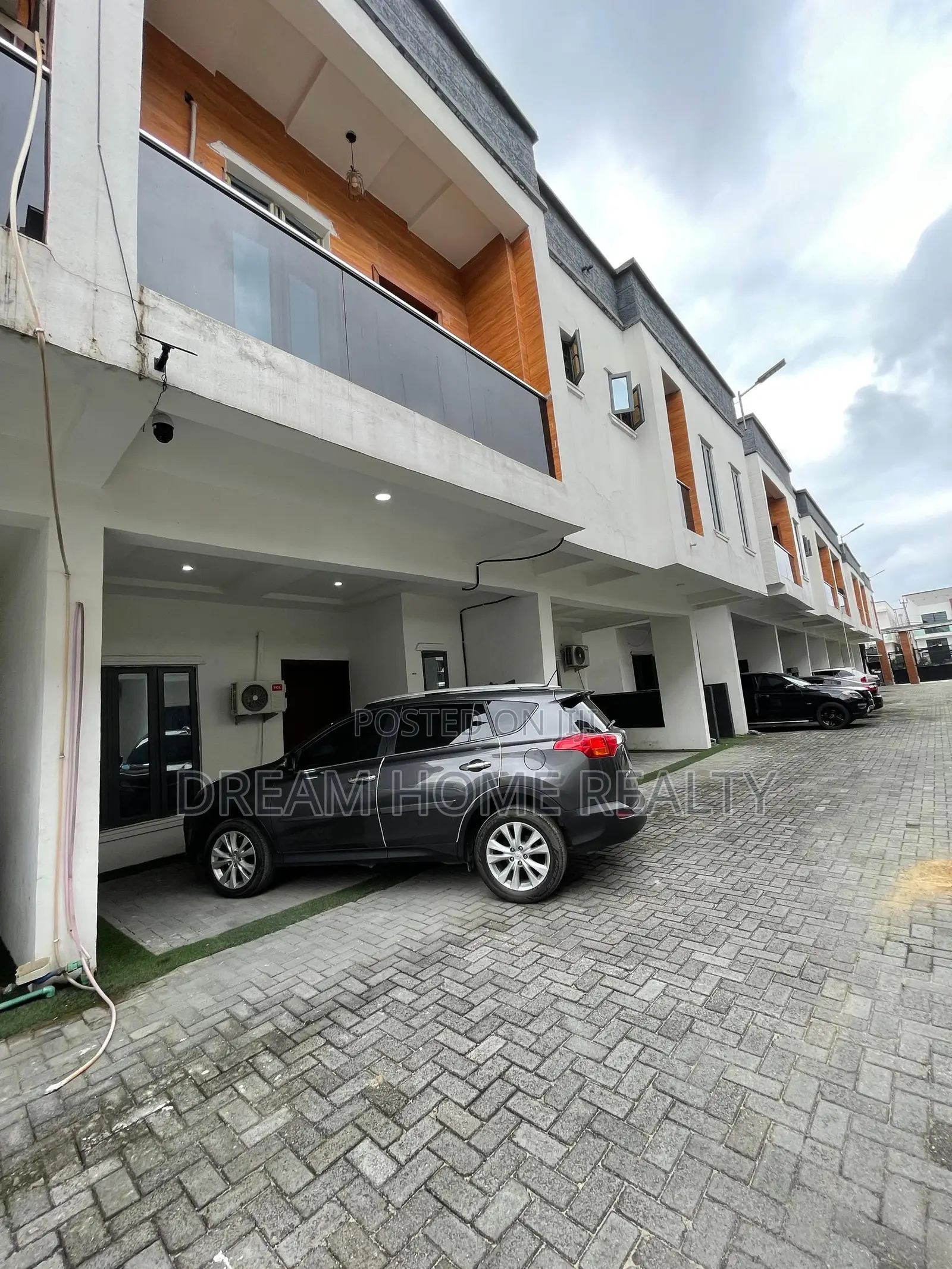 Furnished 2bdrm Duplex in Ikota for sale in Ikota