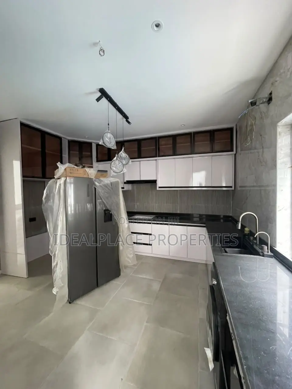 5bdrm Duplex in Osapa london for sale in Osapa london
