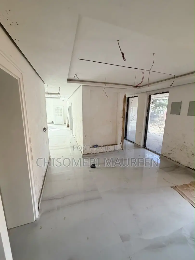 8bdrm Mansion in Asokoro for sale in Asokoro