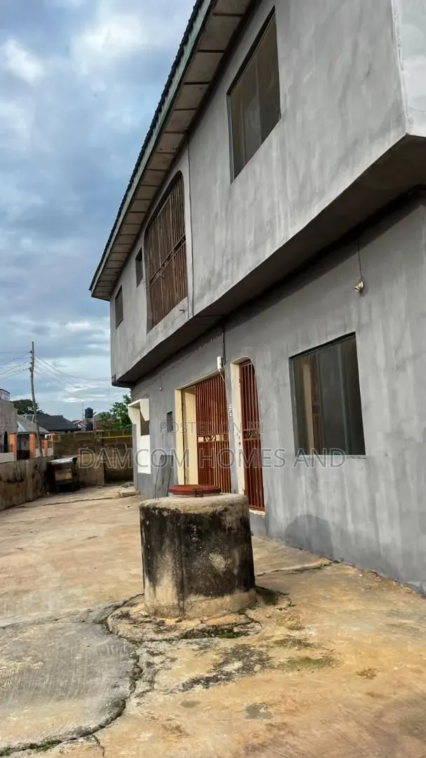 8bdrm Block of Flats in Oluana Akingbile for sale in Moniya