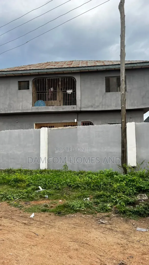 8bdrm Block of Flats in Oluana Akingbile for sale in Moniya