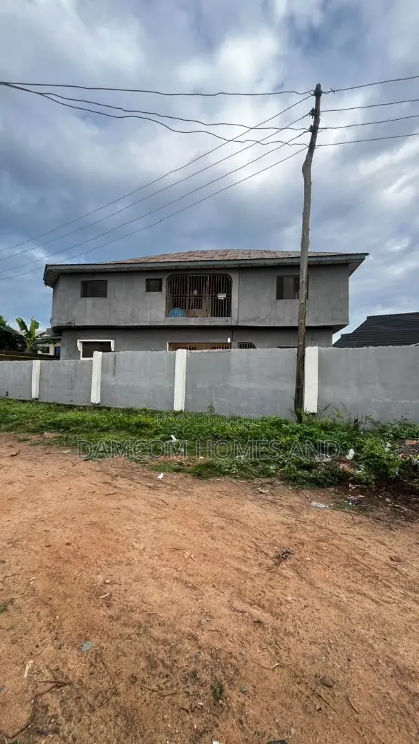 8bdrm Block of Flats in Oluana Akingbile for sale in Moniya