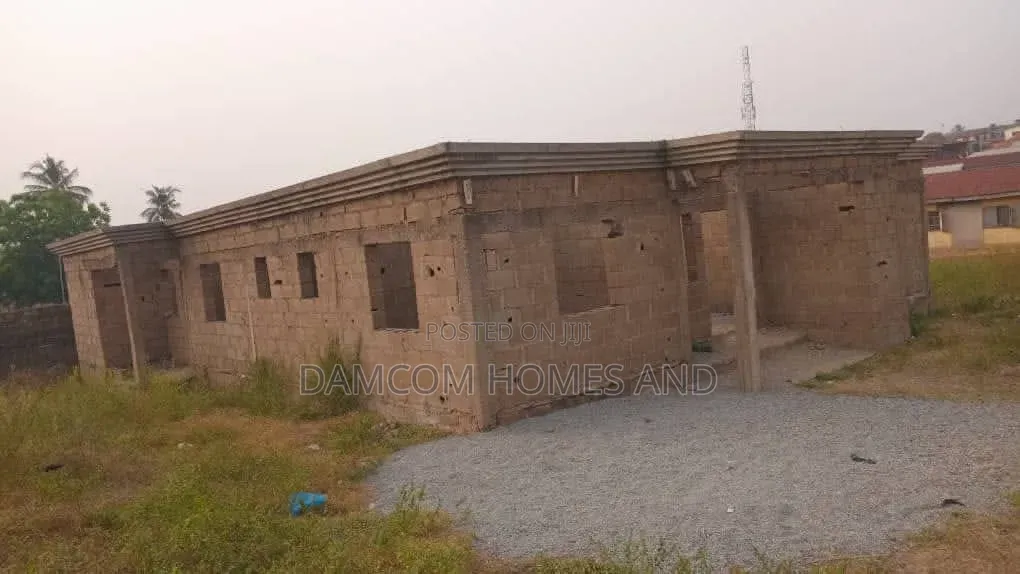 8bdrm Bungalow in Sabo Ojoo for sale in Ojoo