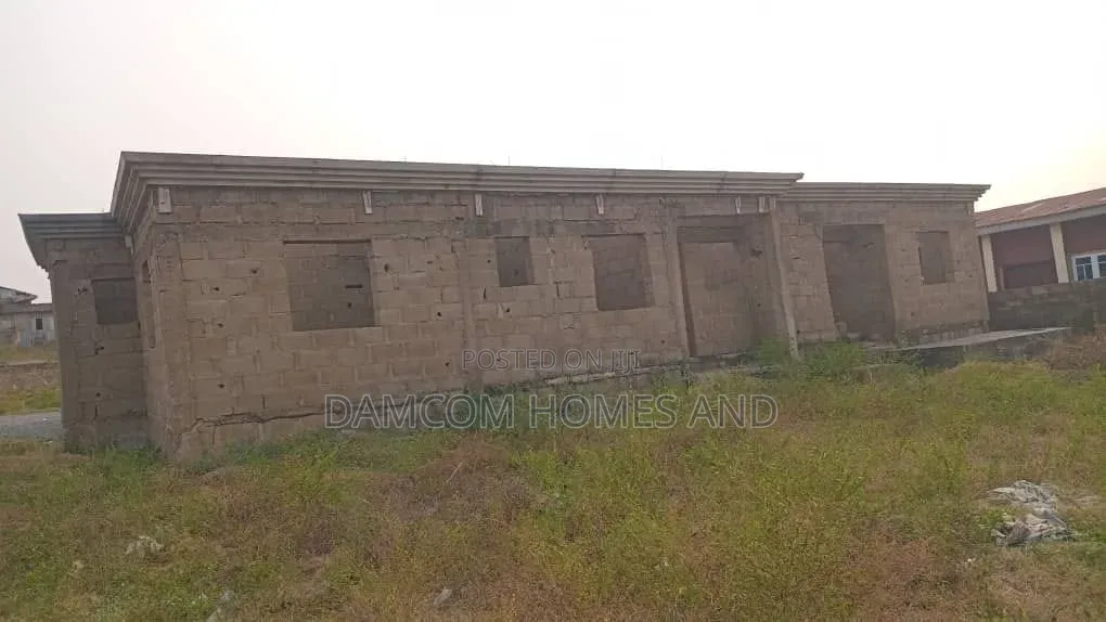 8bdrm Bungalow in Sabo Ojoo for sale in Ojoo