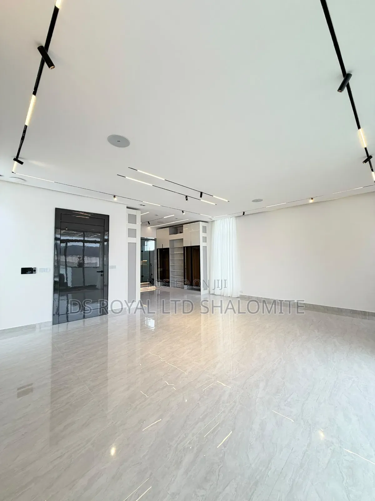 5bdrm Duplex in Osapa london for sale in Osapa london