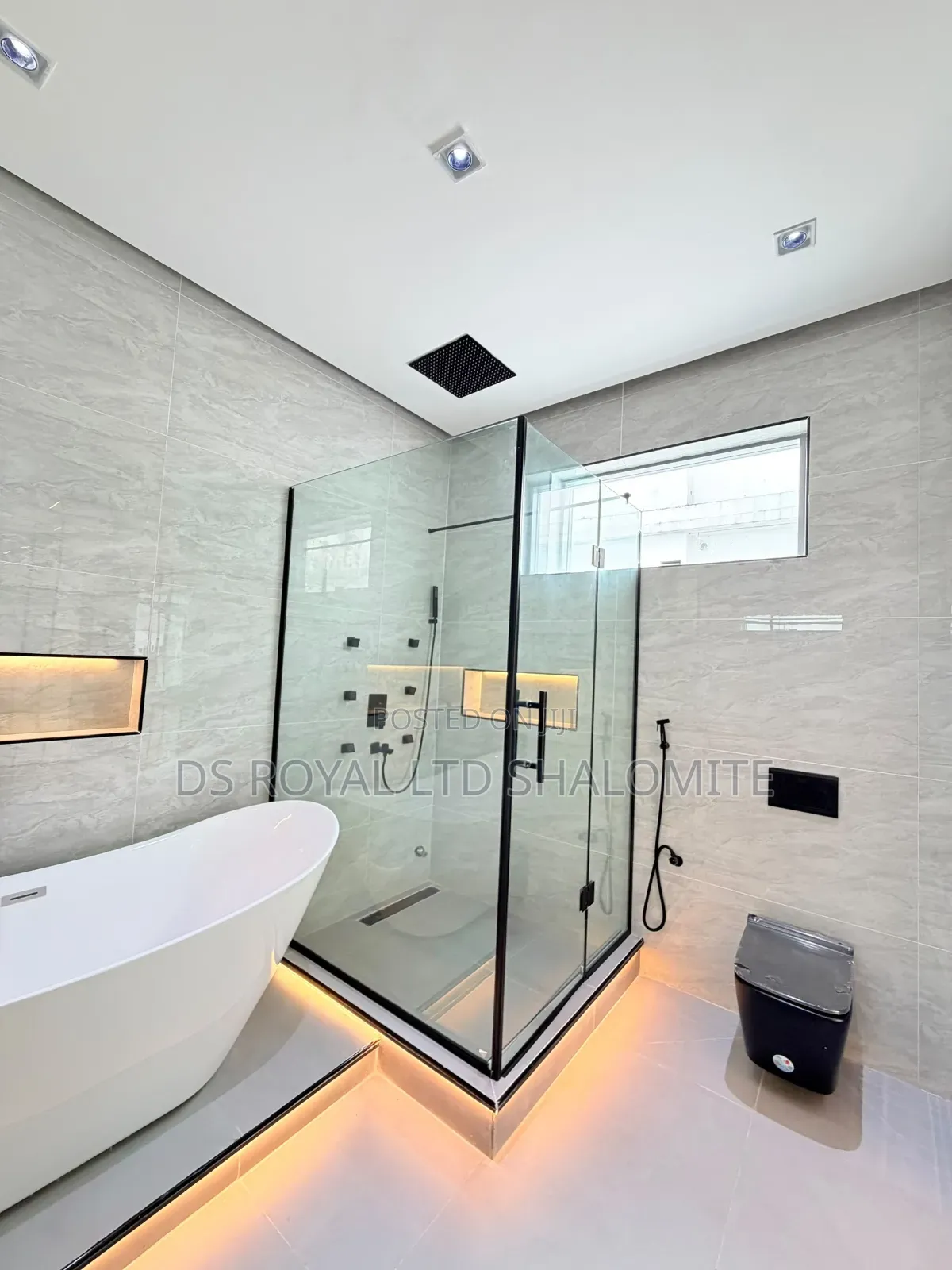 5bdrm Duplex in Osapa london for sale in Osapa london
