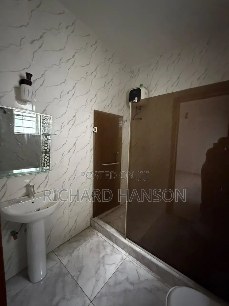 1bdrm Shared Apartment in Villa, Ikota for rent in Ikota