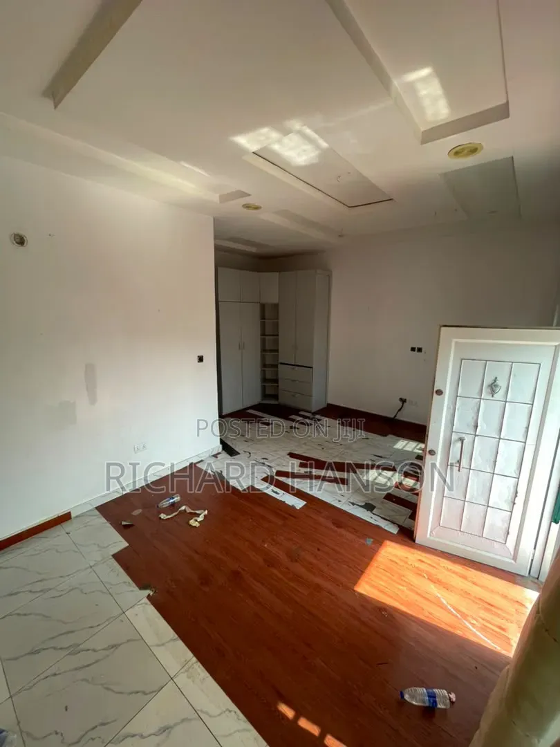 Studio Apartment in Orchid, Chevron for rent in Chevron
