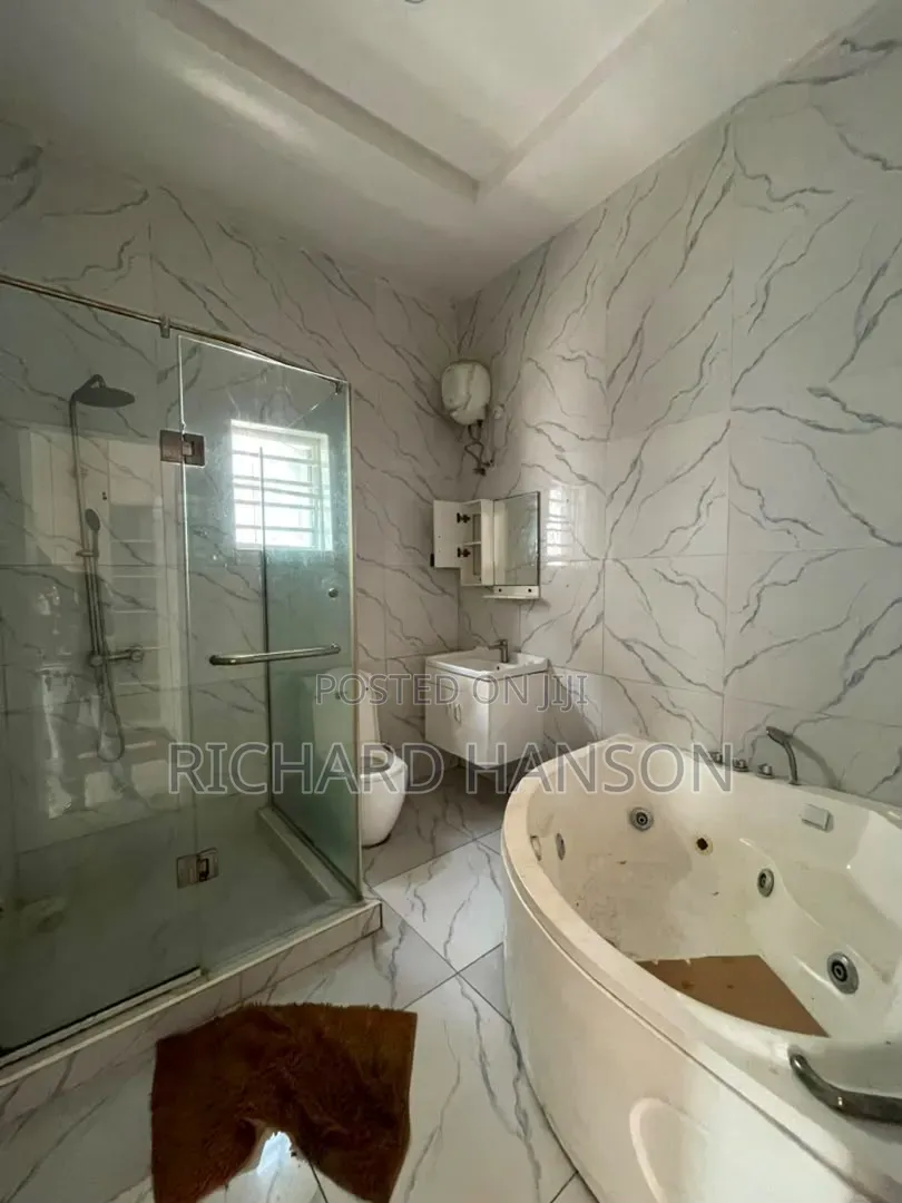Studio Apartment in Orchid, Chevron for rent in Chevron