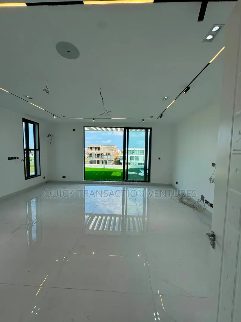 5bdrm Duplex in Cowrie Creek Estate, Ikate for rent in Ikate