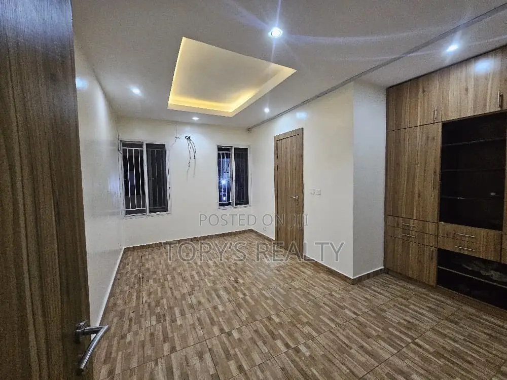 4bdrm Duplex in Ologolo for rent in Ologolo