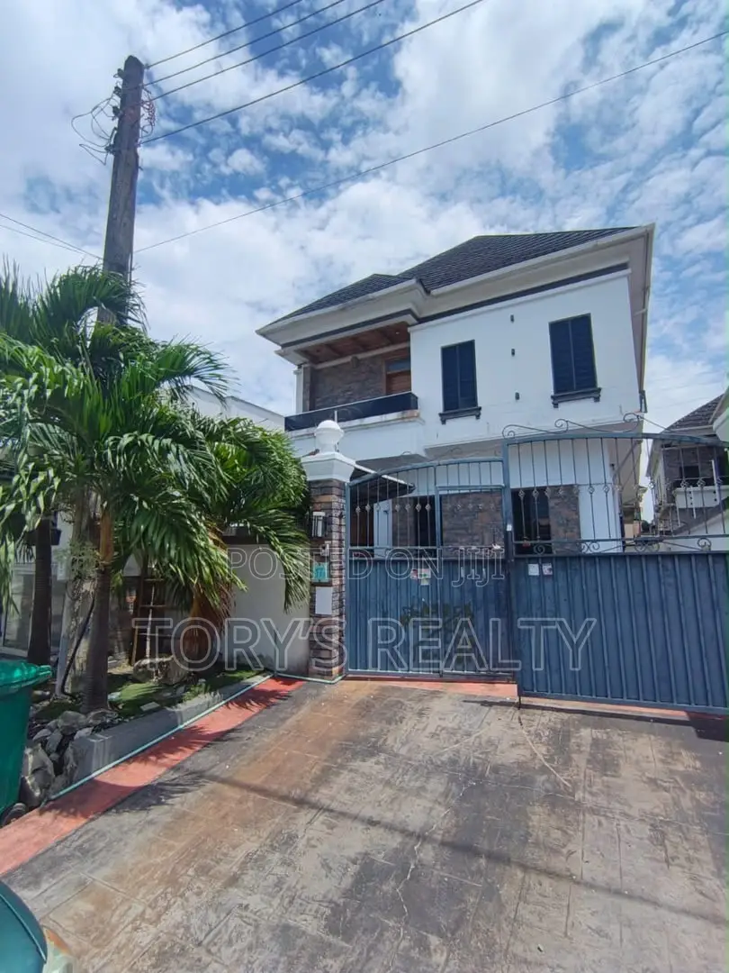 5bdrm Duplex in Ikota for rent in Ikota