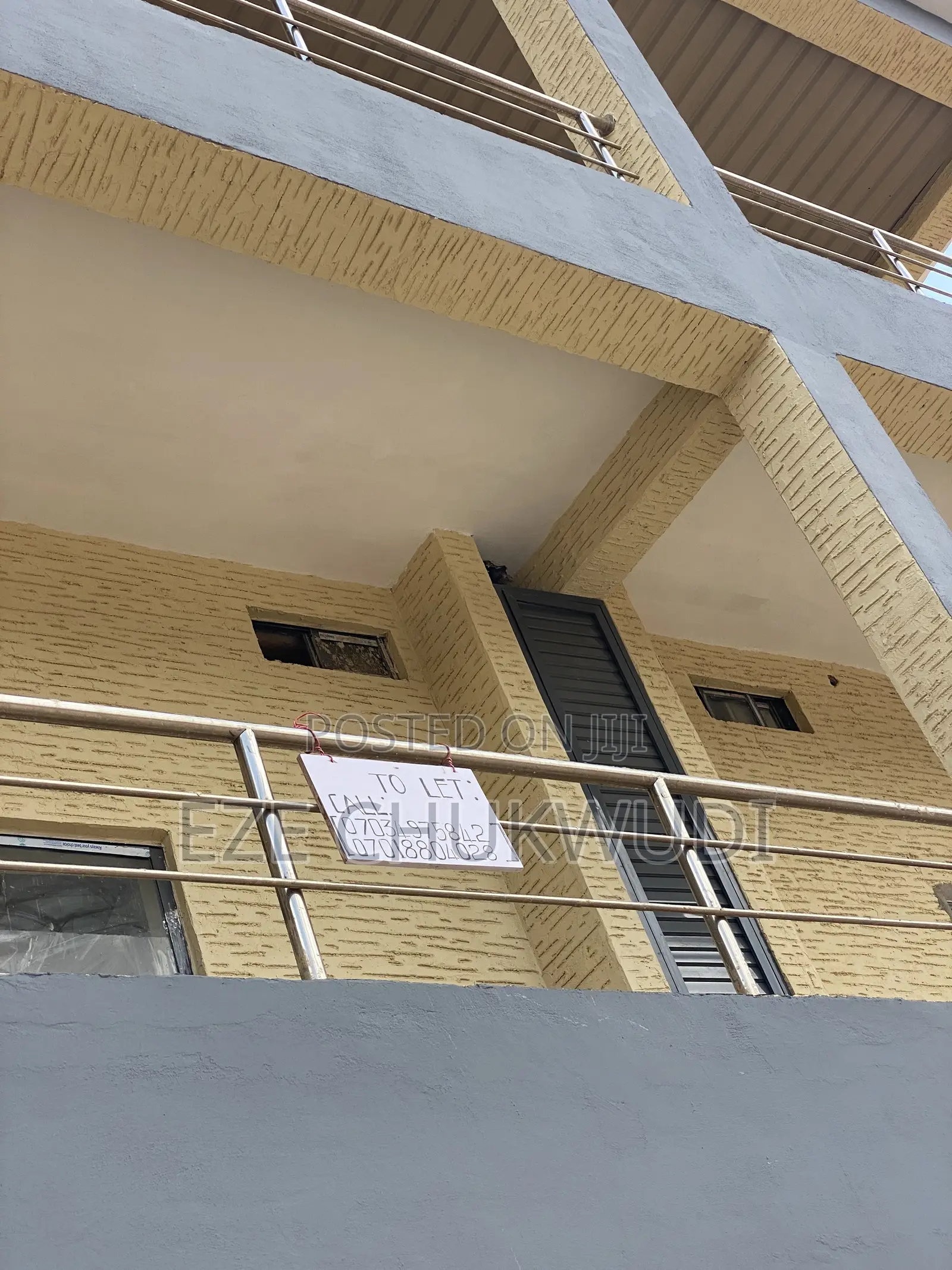 Available 1 Room Office Space/Shop in Enugu