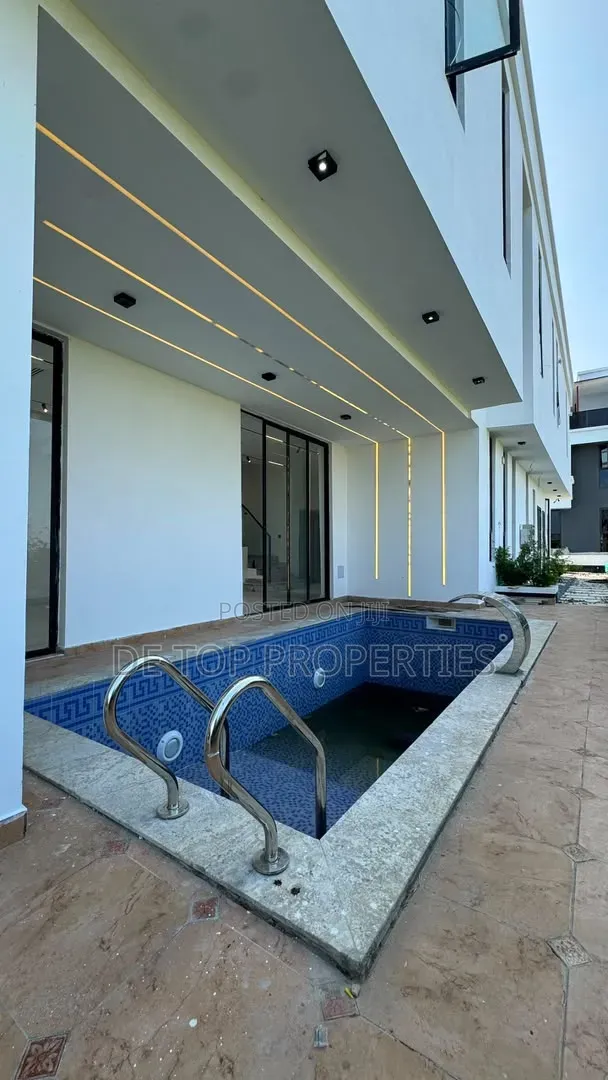 5bdrm Duplex in Ikate, Lekki Phase 1 for rent in Lekki Phase 1