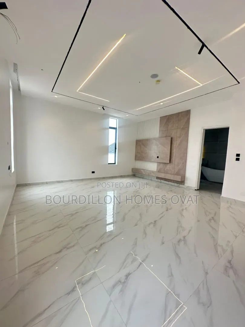 5bdrm Duplex in Orchid Lekki Lagos for sale in Lekki Expressway