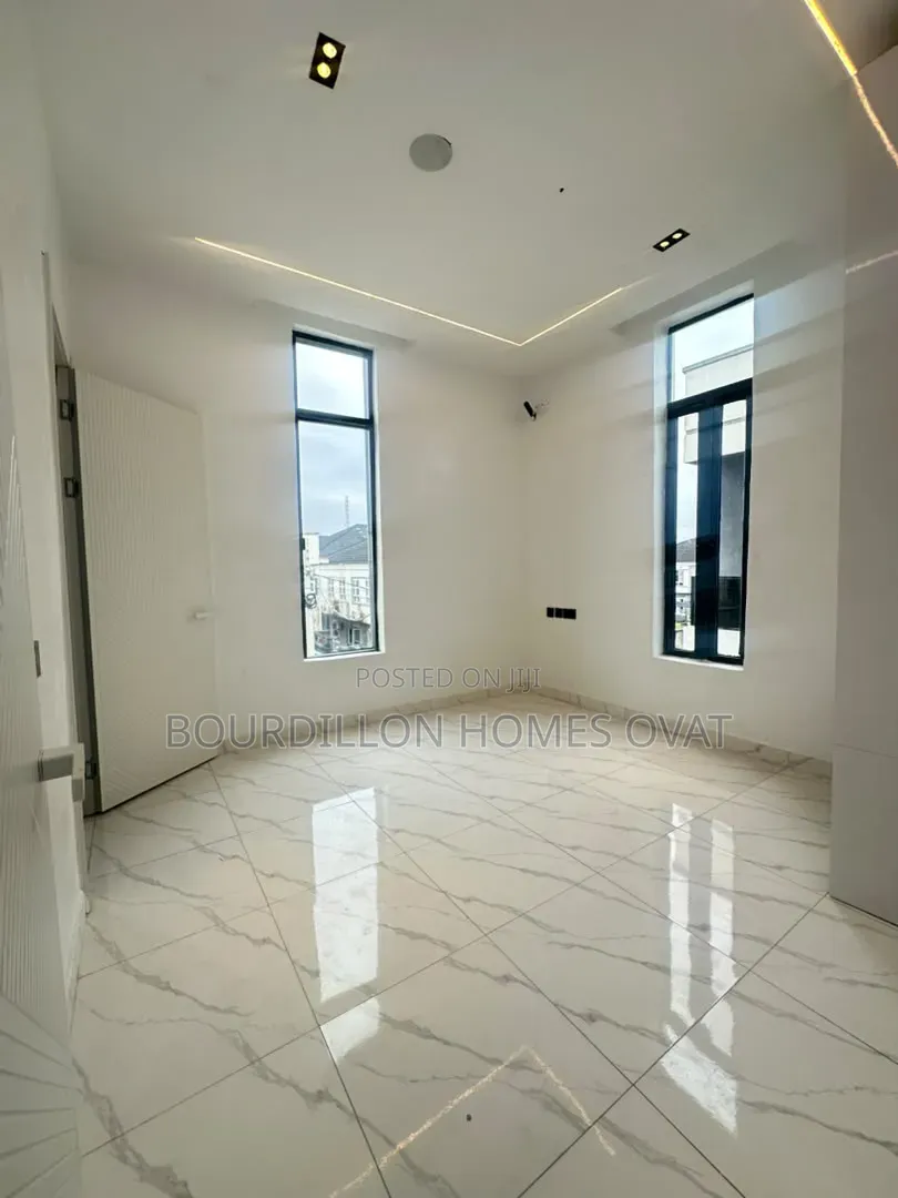 5bdrm Duplex in Orchid Lekki Lagos for sale in Lekki Expressway
