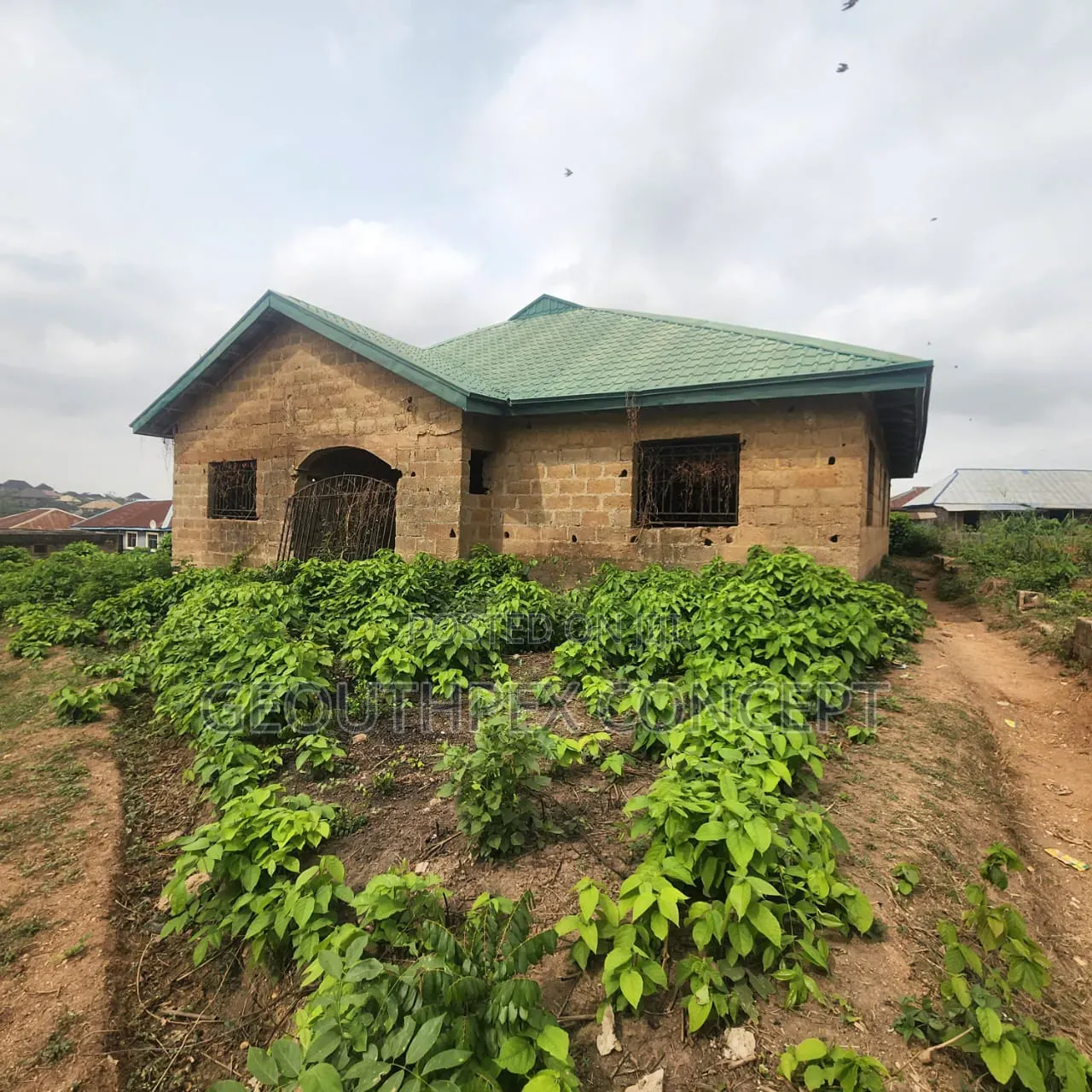 3bdrm Bungalow in Ologuneru for sale in Ologuneru