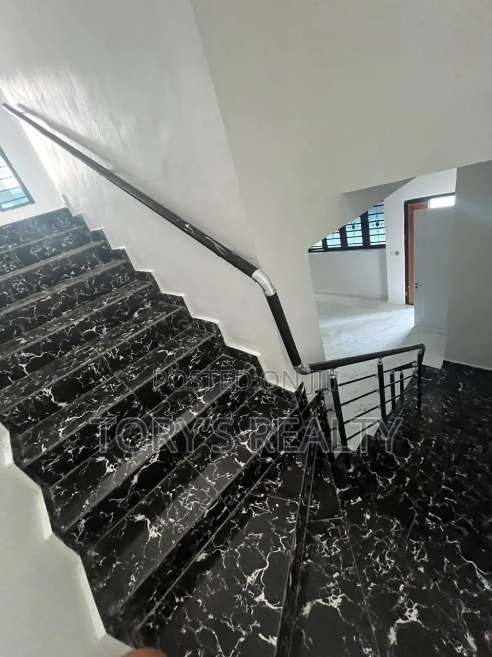 4bdrm Duplex in Ikota for rent in Ikota
