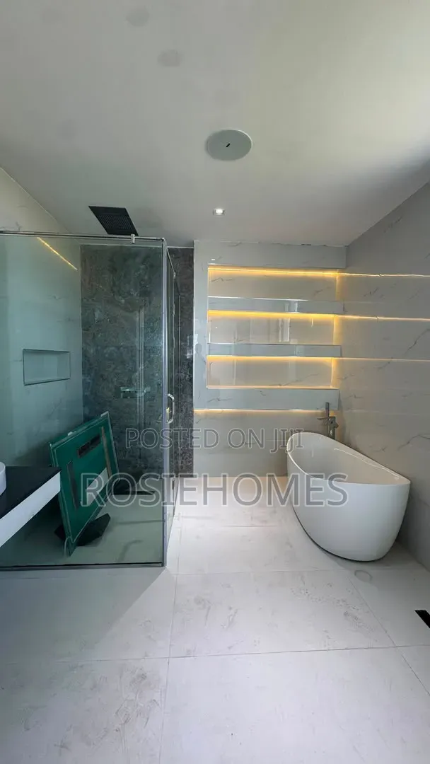 5bdrm Duplex in Cowrie Creek Estate, Ikate for rent in Ikate