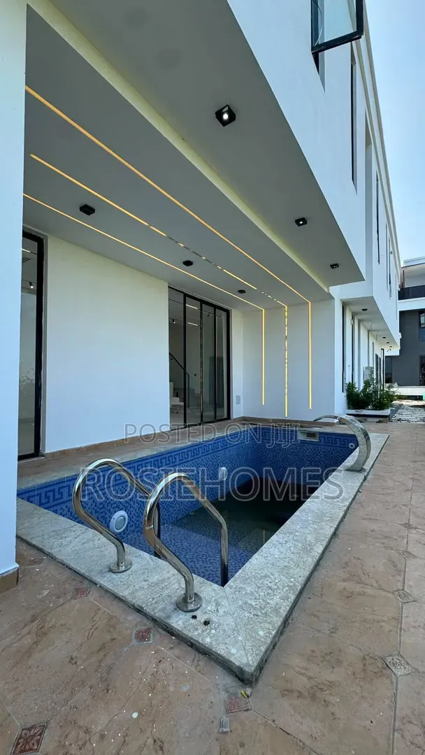 5bdrm Duplex in Cowrie Creek Estate, Ikate for rent in Ikate