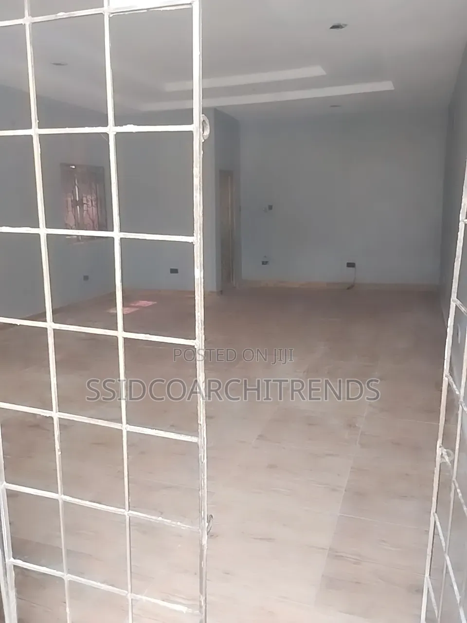 Neatly Used Shop/Office Space for Rent at Sangotedo 5m in Sangotedo