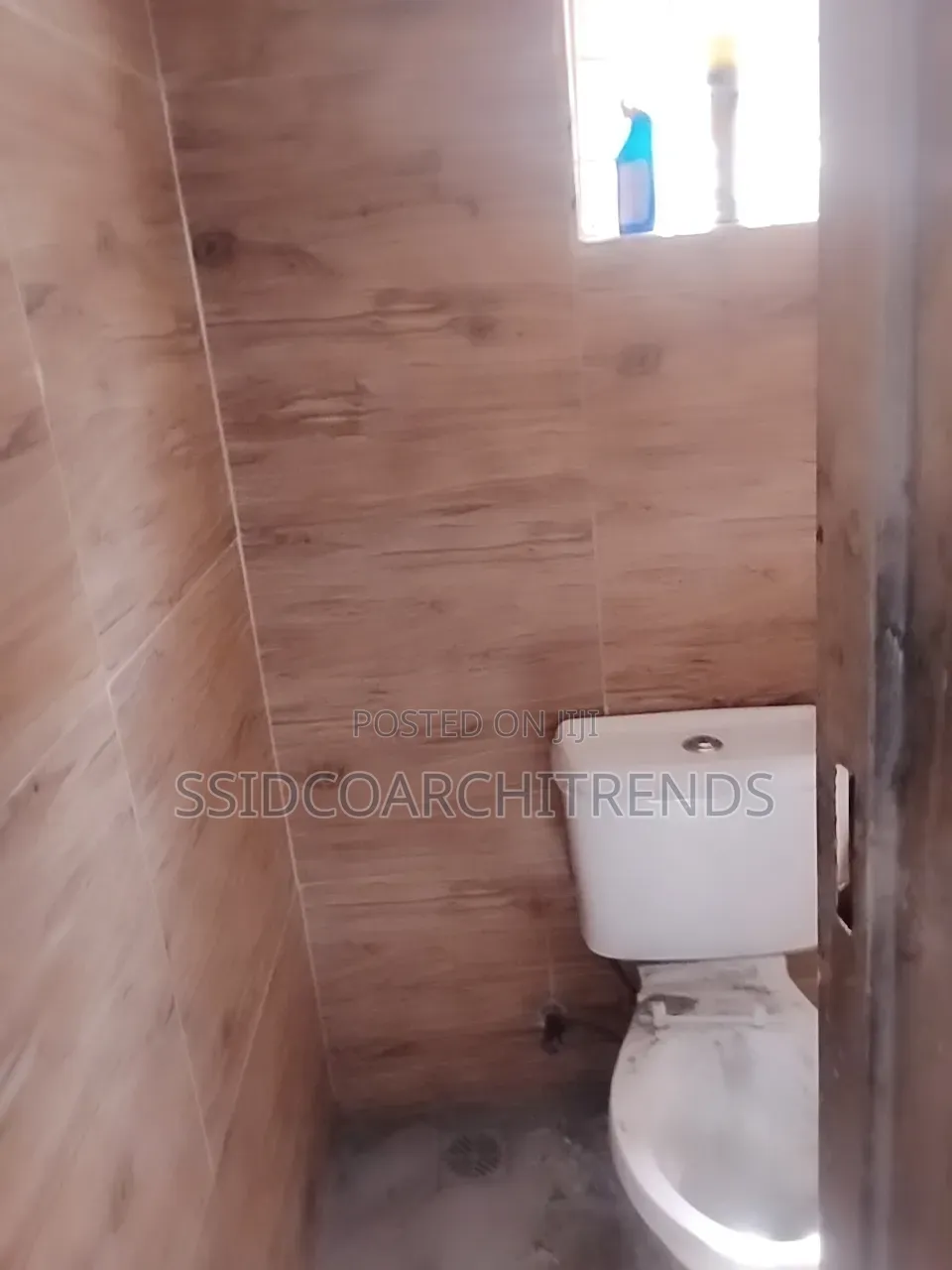 Neatly Used Shop/Office Space for Rent at Sangotedo 5m in Sangotedo