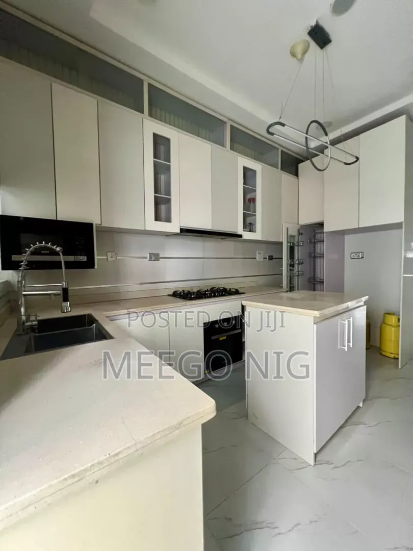 4bdrm Duplex in Chevron Lekki for sale in Chevron