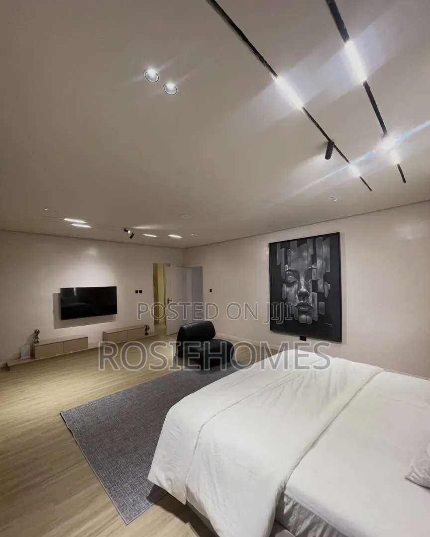 Furnished 4bdrm Duplex in Chevron for rent in Chevron