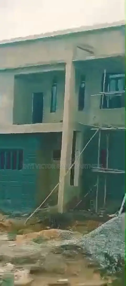 5bdrm Duplex in Life Camp for sale in Life Camp