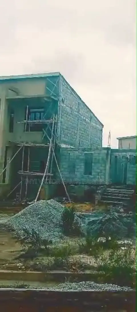 5bdrm Duplex in Life Camp for sale in Life Camp