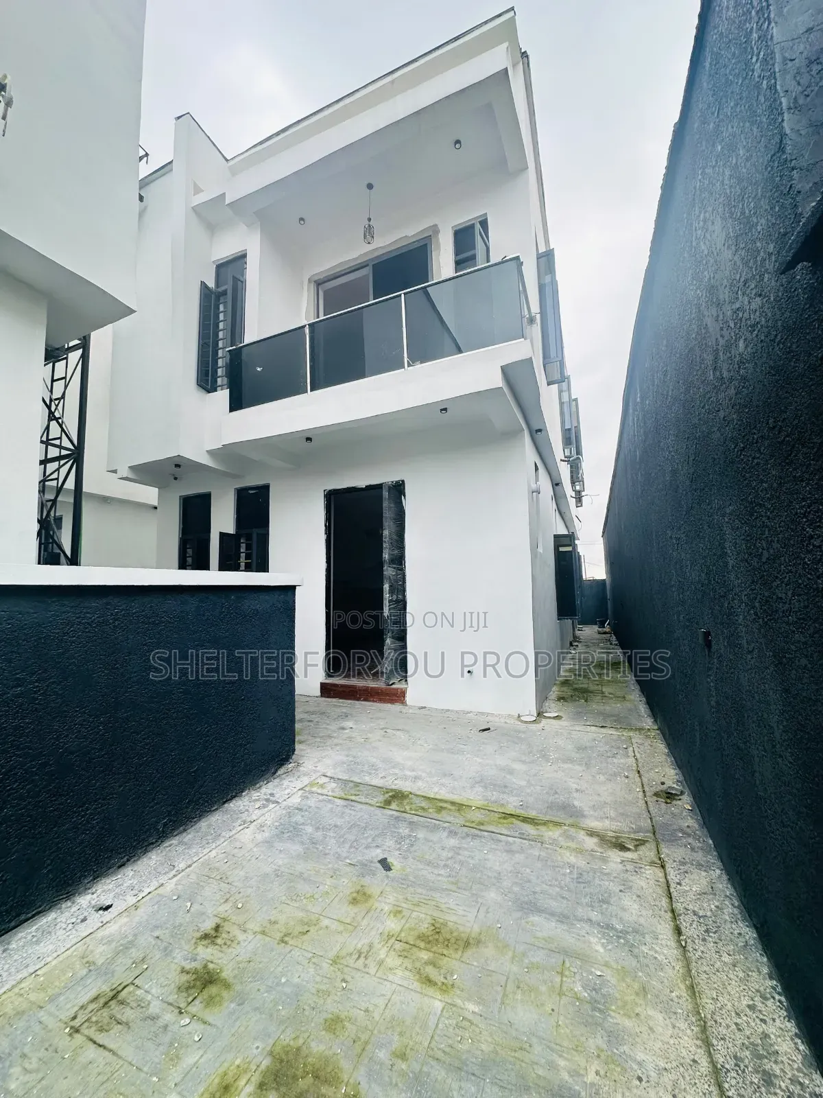 4bdrm Duplex in Lekki Expressway for sale in Lekki Expressway