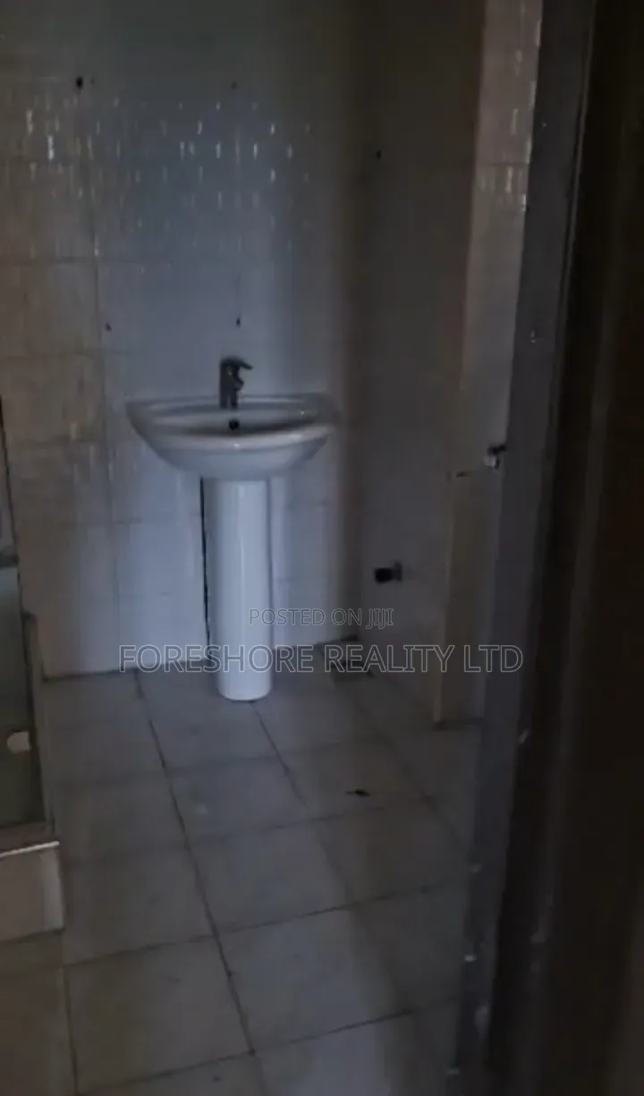 3bdrm Apartment in Greenland Estate, Mende for rent in Mende