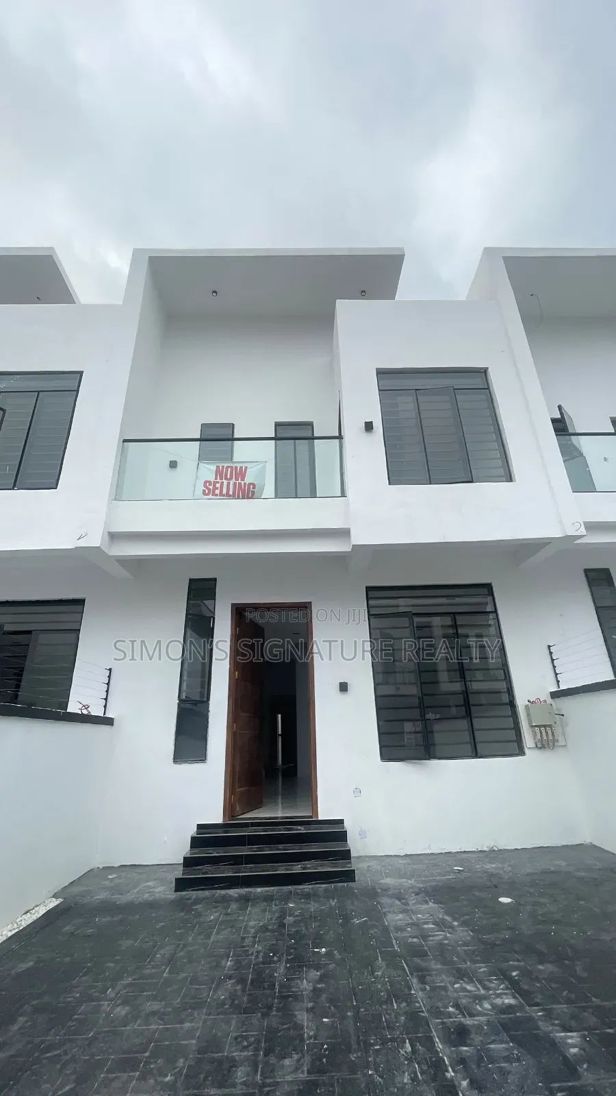 4bdrm Duplex in Ikota Gra for sale in Ikota