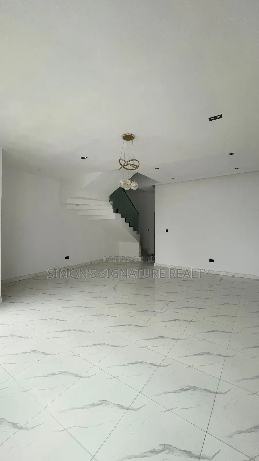 4bdrm Duplex in Ikota Gra for sale in Ikota