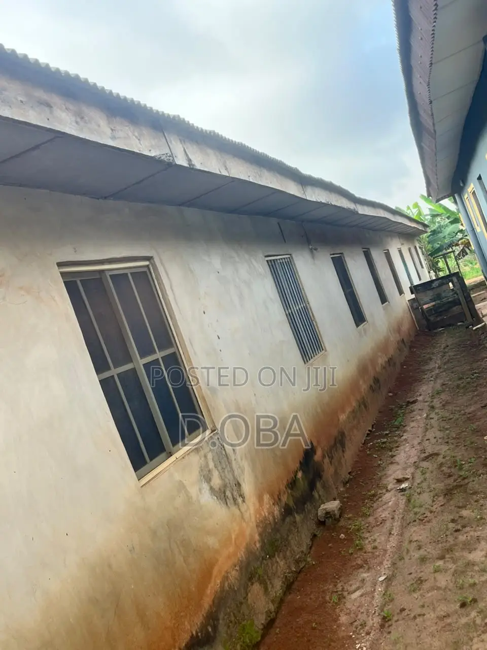 14bdrm Bungalow in Ado-Odo/Ota for sale in Ado-Odo/Ota