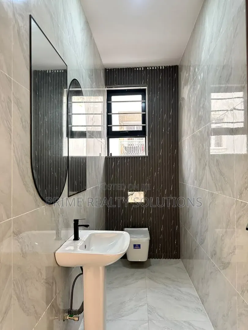 5bdrm Duplex in Eden Garden Estate for sale in Eden Garden Estate