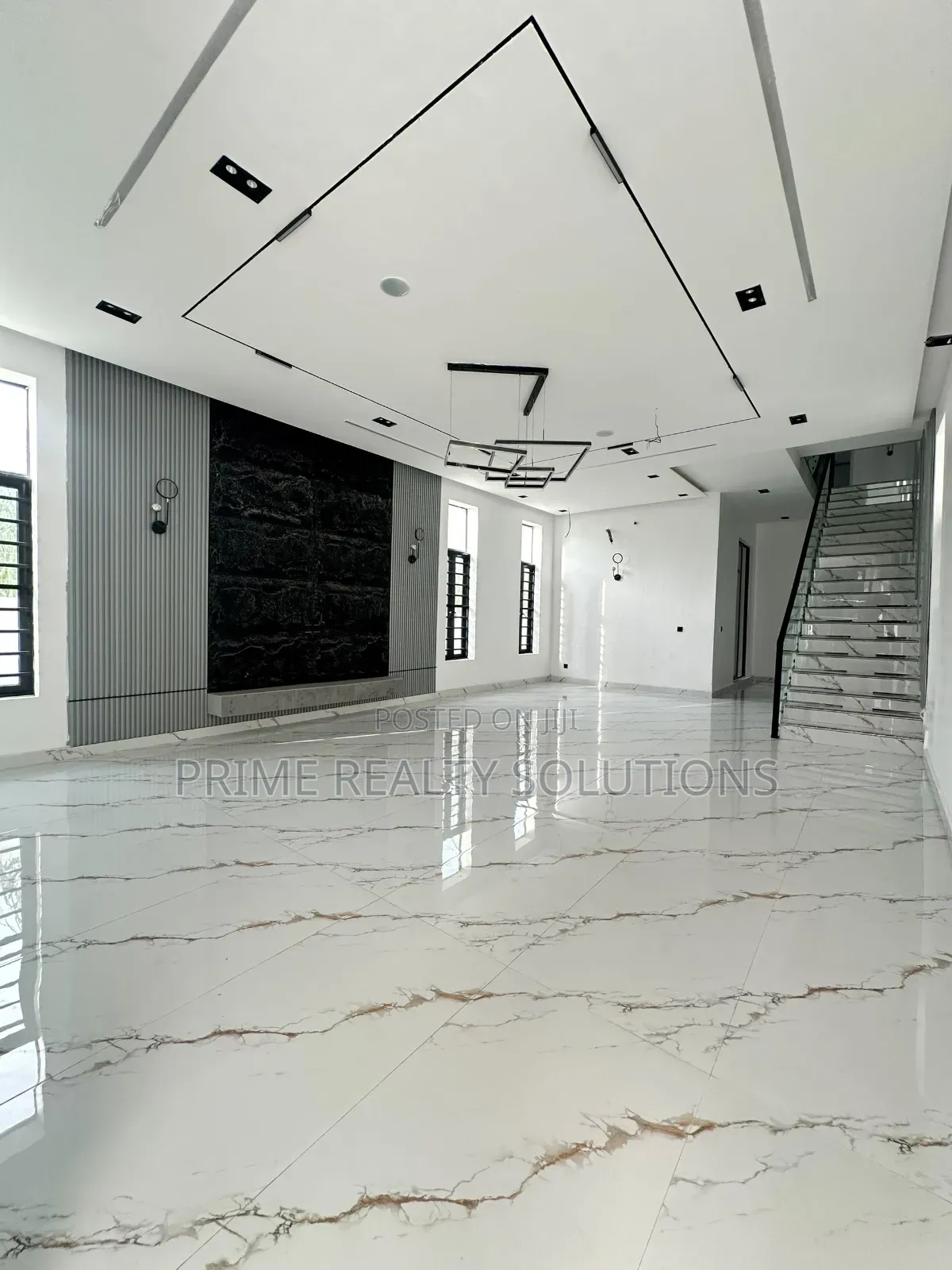 5bdrm Duplex in Harris Drive, Vgc for sale in VGC / Ajah