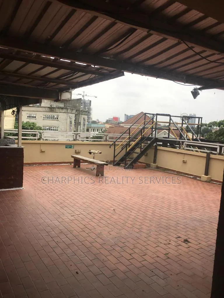 21 Hotel Rooms at Victoria Island in Adeola Hopewell