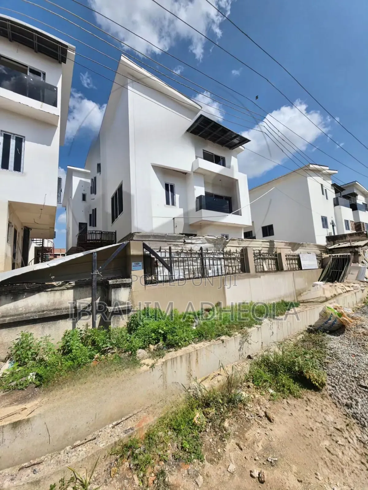 5bdrm Duplex in Maryland for sale in LSDPC Maryland Estate