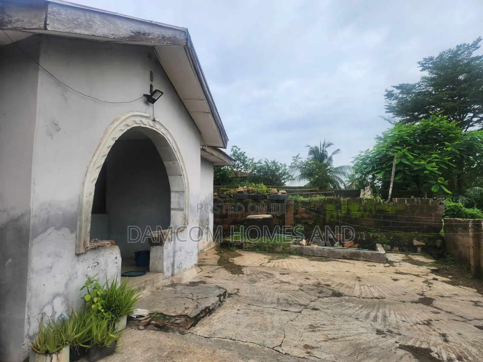 6bdrm Bungalow in Odo Oba for sale in Odo Oba