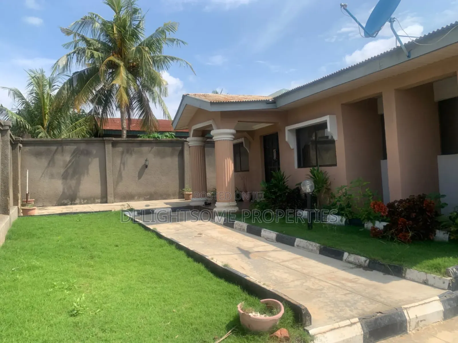 4bdrm Bungalow in Adetokun, Ologuneru for sale in Ologuneru