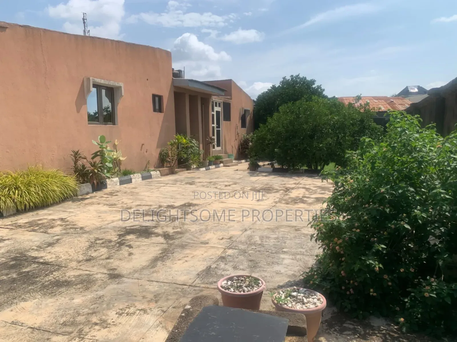 4bdrm Bungalow in Adetokun, Ologuneru for sale in Ologuneru