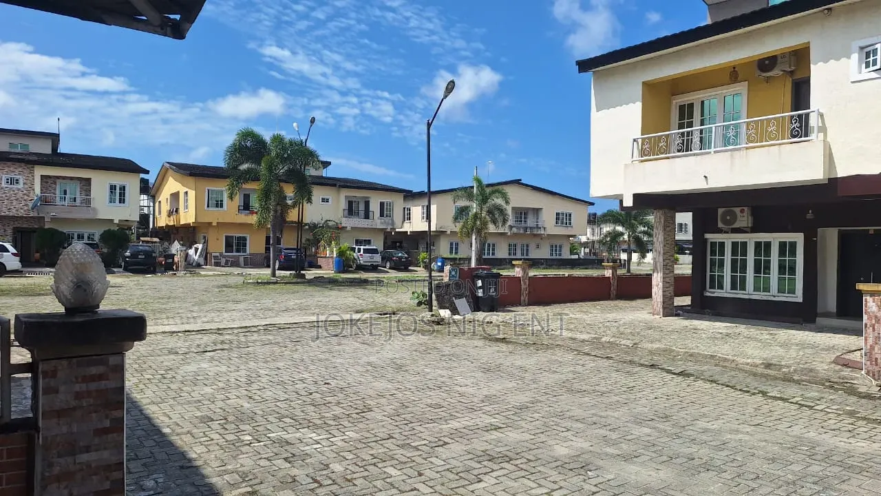 3bdrm Townhouse/Terrace in Lekki Garden Phase 2 for sale in Lekki Gardens Estate