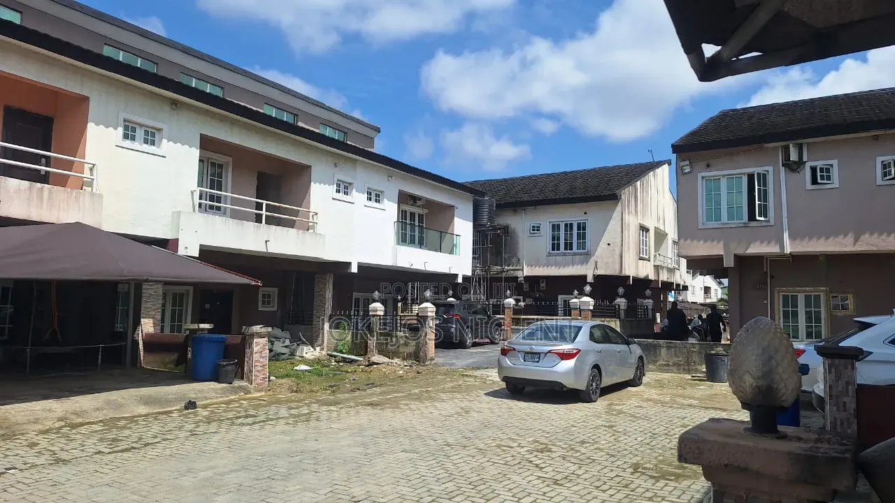3bdrm Townhouse/Terrace in Lekki Garden Phase 2 for sale in Lekki Gardens Estate