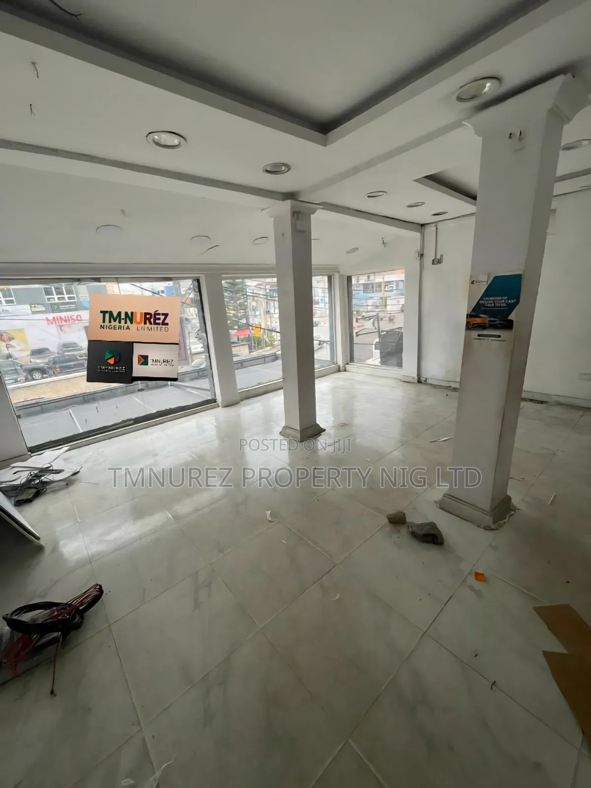 Showroom Direct Facing Road for Rent Lekki Phase1 in Lekki Phase 1