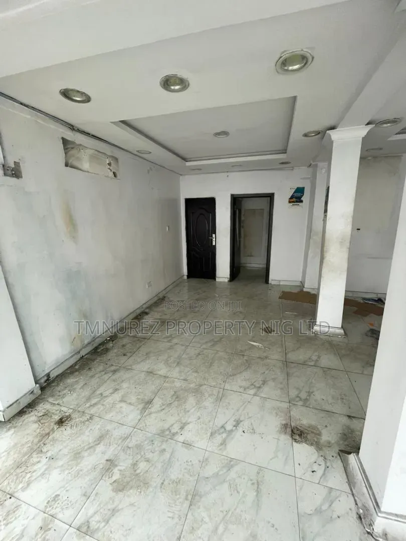 Showroom Direct Facing Road for Rent Lekki Phase1 in Lekki Phase 1