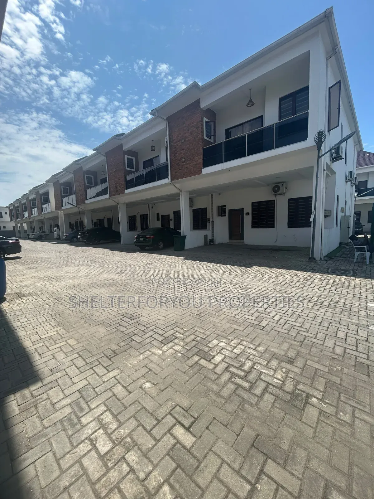 4bdrm Duplex in Lekki Expressway for sale in Lekki Expressway