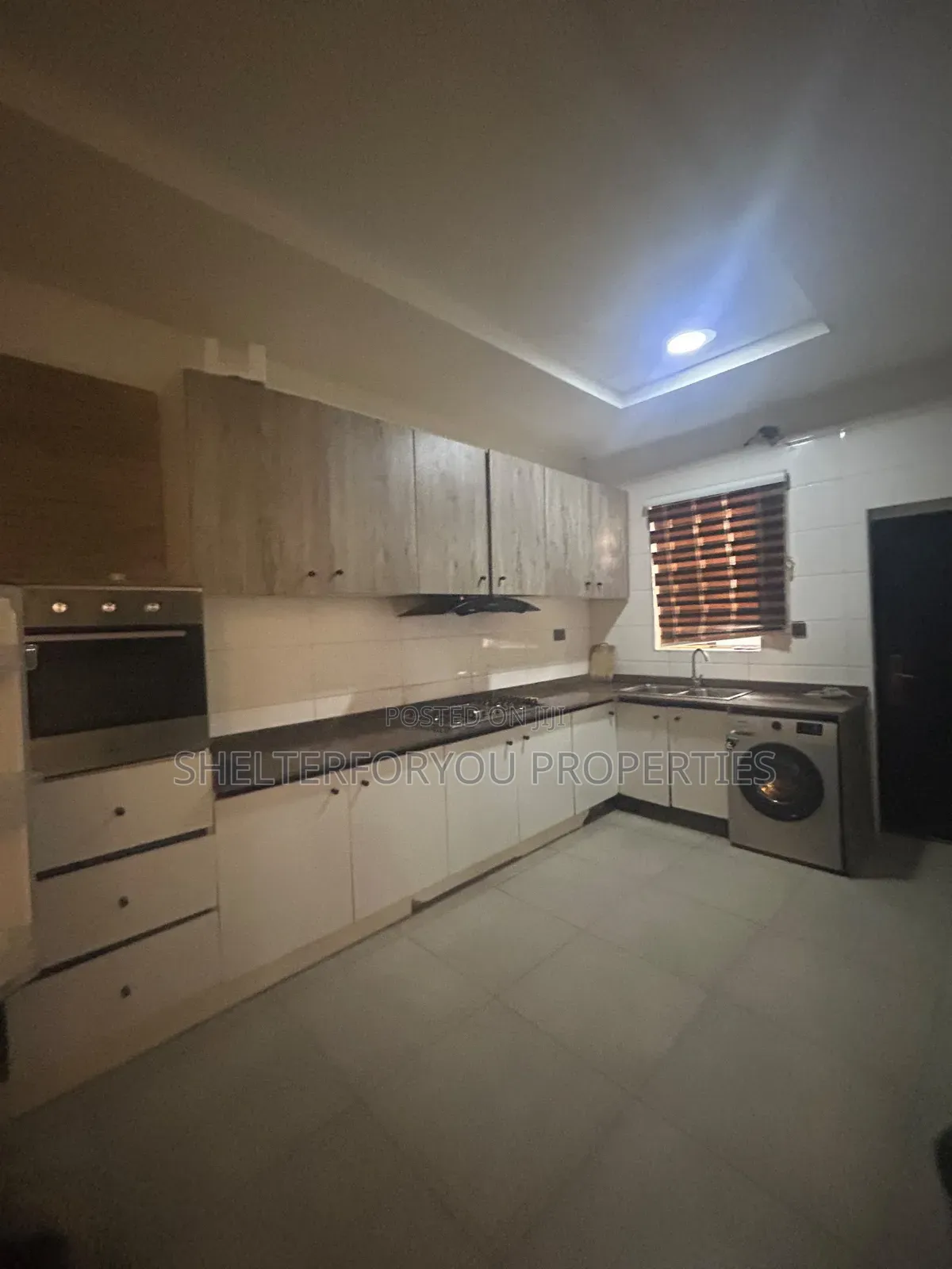 4bdrm Duplex in Lekki Expressway for sale in Lekki Expressway