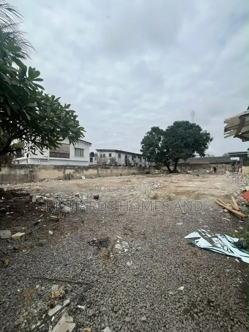 Prime Land for Sale in Southwest Ikoyi in Ikoyi S.W