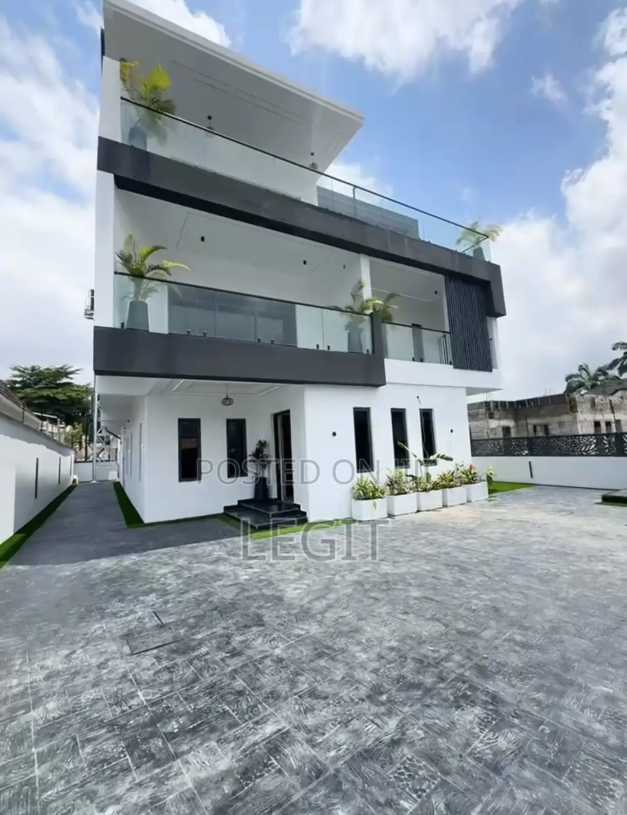 5bdrm Duplex in Gwarinpa for sale in Gwarinpa